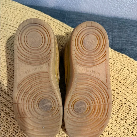 Nike Air Force One Mid Kids size 4.5Y Tan - Picture 4 of 6